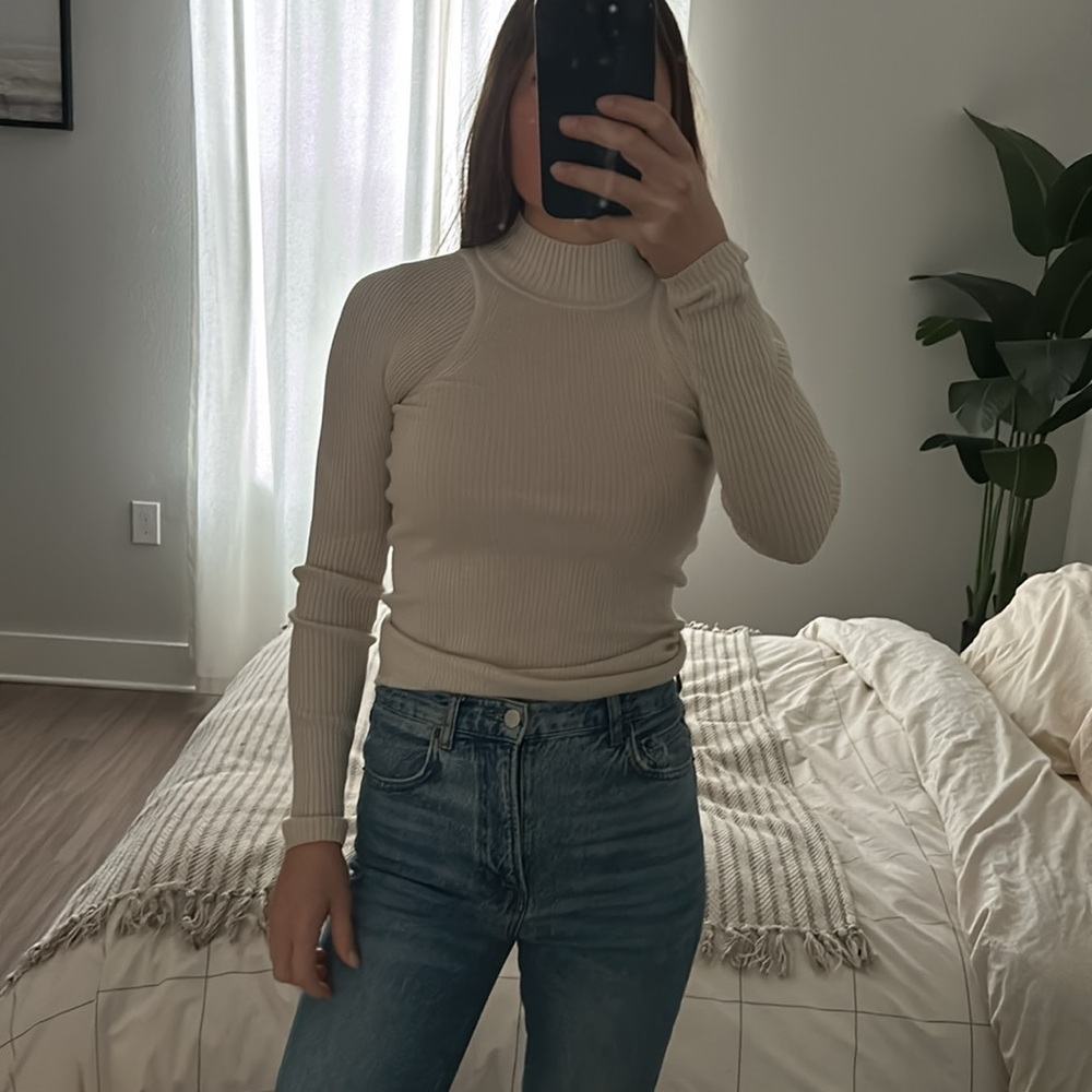Lululemon merino wool mockneck sweater